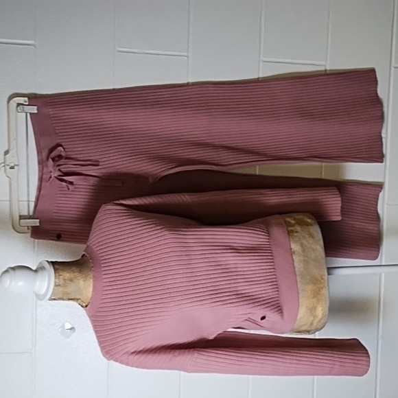 BKE Faded Lulu's Snuggly Style Mauve Pink Wide Ribbed Sweater Knit Set - Picture 1 of 14